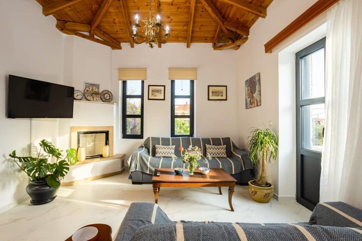 Mani Stone Built Home A Breath Away To The Sea Stoúpa Exteriör bild
