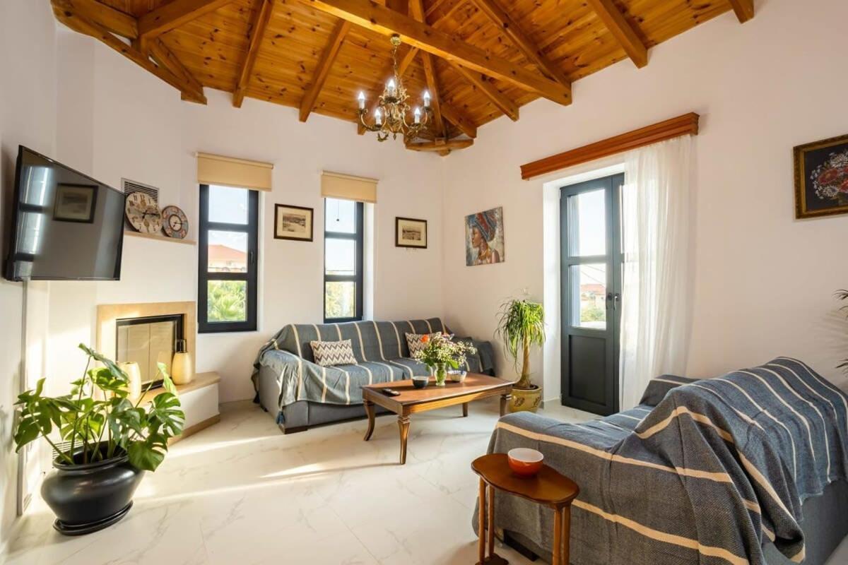 Mani Stone Built Home A Breath Away To The Sea Stoúpa Exteriör bild