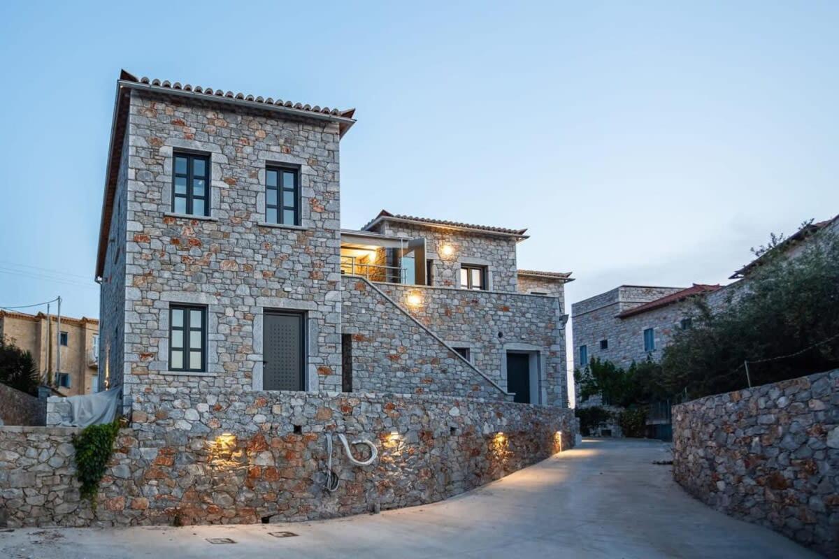 Mani Stone Built Home A Breath Away To The Sea Stoúpa Exteriör bild