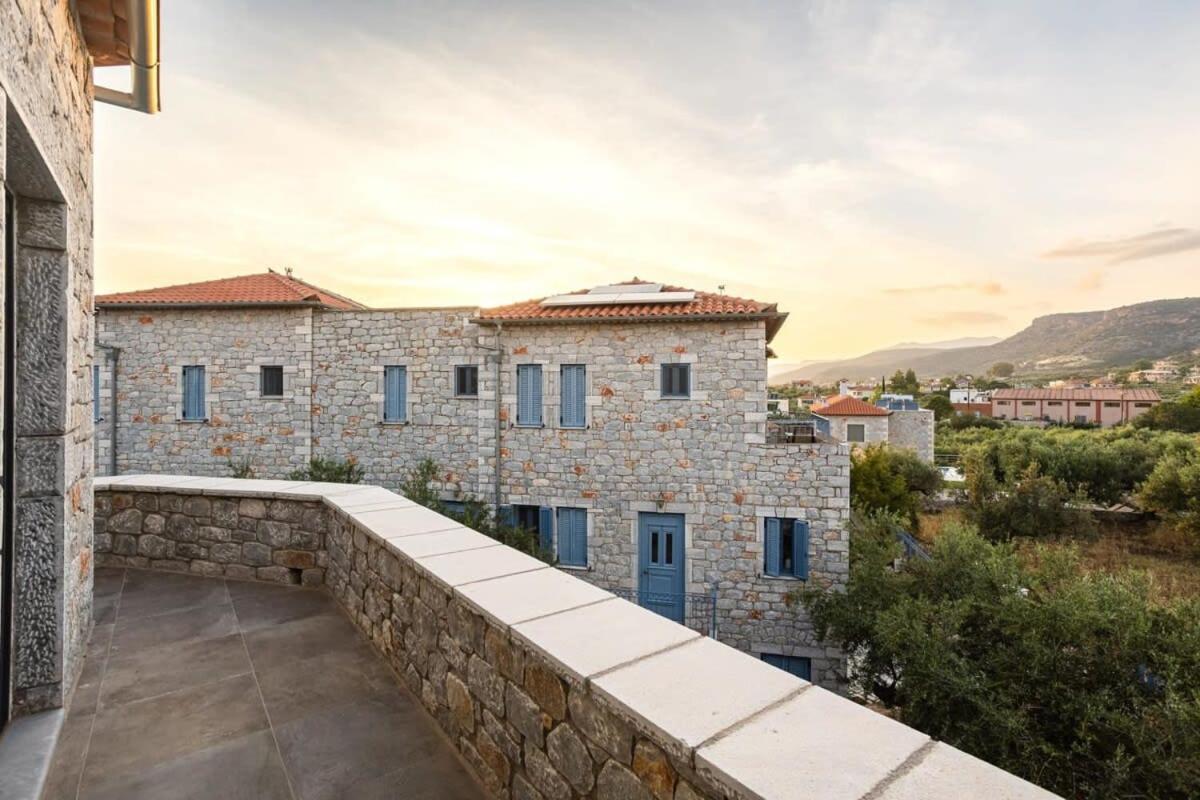 Mani Stone Built Home A Breath Away To The Sea Stoúpa Exteriör bild