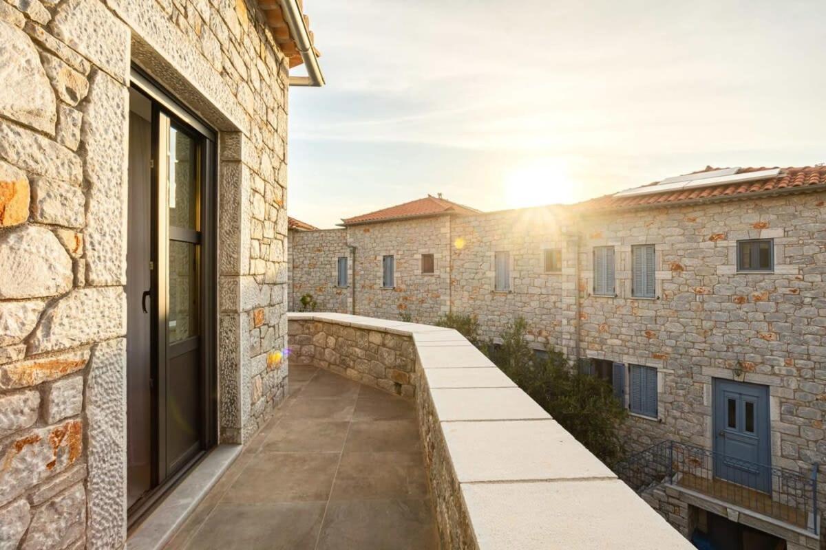 Mani Stone Built Home A Breath Away To The Sea Stoúpa Exteriör bild