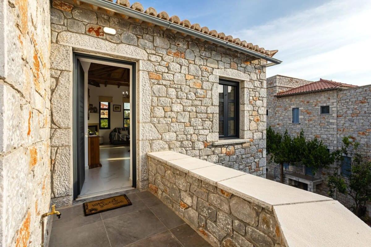 Mani Stone Built Home A Breath Away To The Sea Stoúpa Exteriör bild